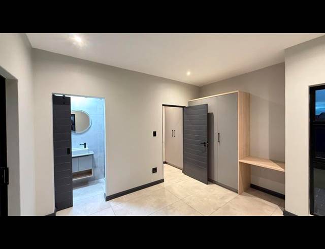 4 BEDROOM HOUSE FOR SALE IN FOUNTAINBROOK ESTATE